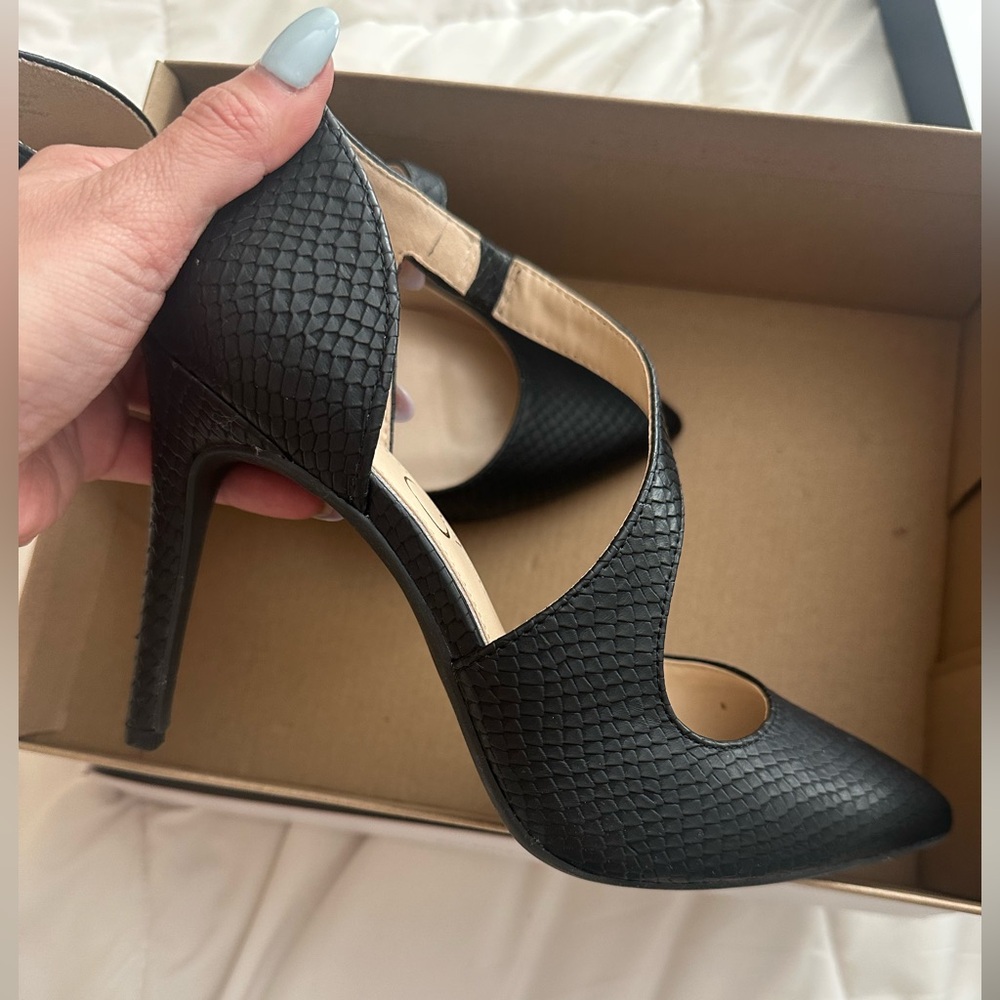 Jessica Simpson Black Textured Pointed Toe Slingback Pumps - Picture 5 of 7